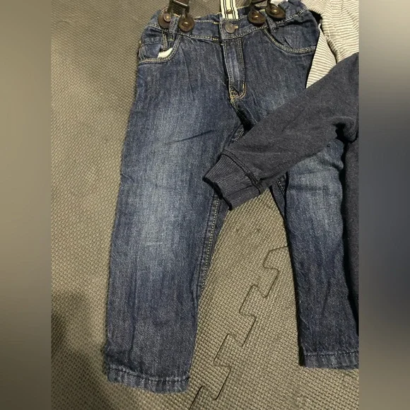 H&M Boys. Jeans with Suspenders. Cardigan and Striped Shirt. Size 12-18 months - Picture 5 of 9